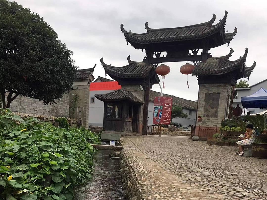 中信银行济南分行与济南市历城区金融事业发展中心会谈